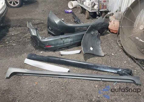 2011 Toyota Sienna Xle V6 Auto Access Seat z USA, uszkodzony, nr VIN 5TDYK3DC1BS059254